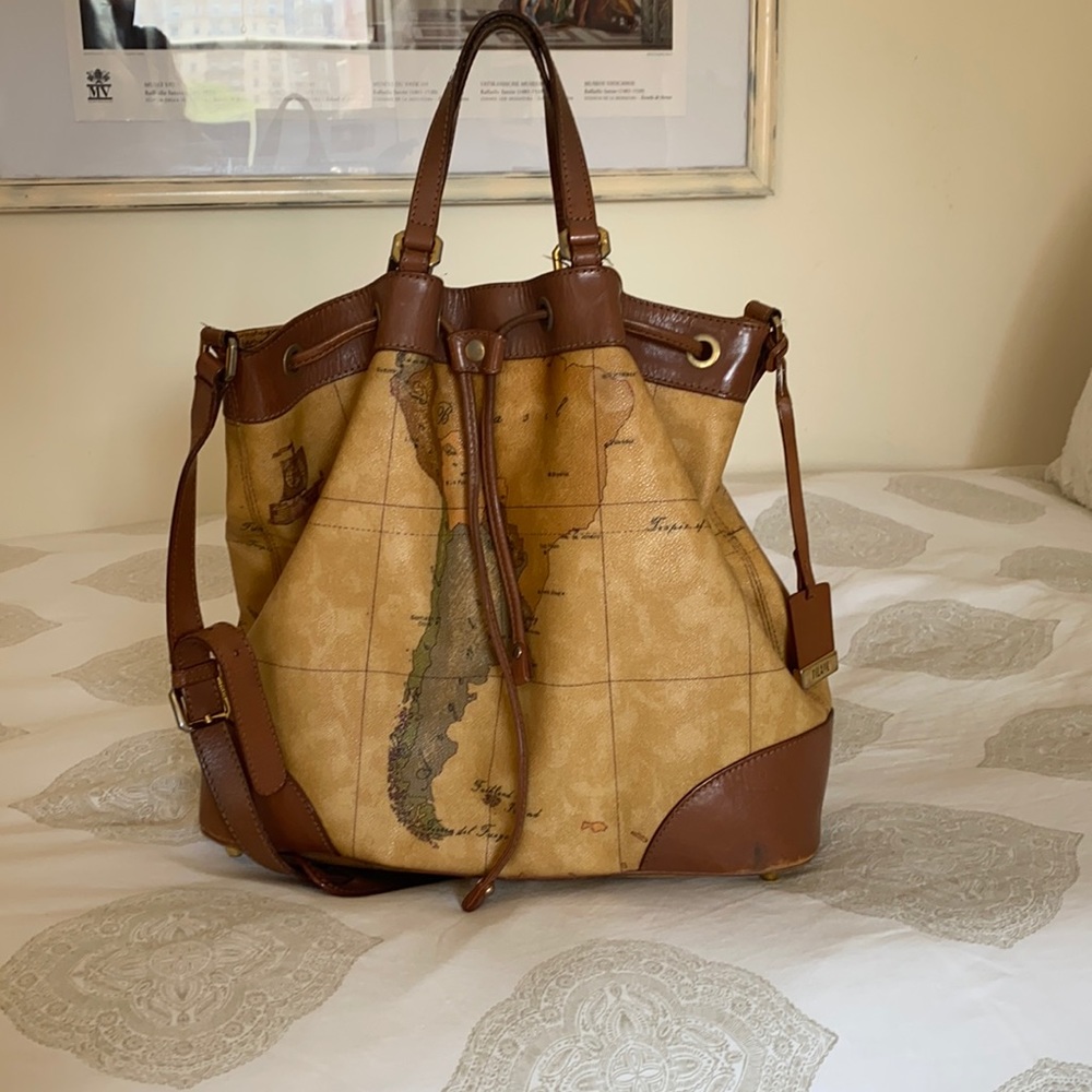 Vintage Alviero Martini bag
